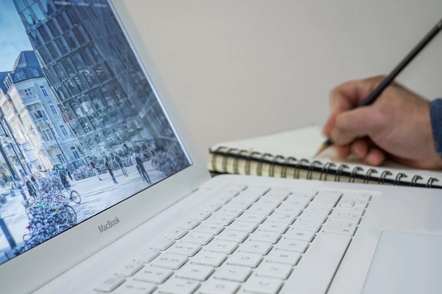Transferencias fantasma en Yape: Auditoría de integraciones API para que tu web no pierda dinero